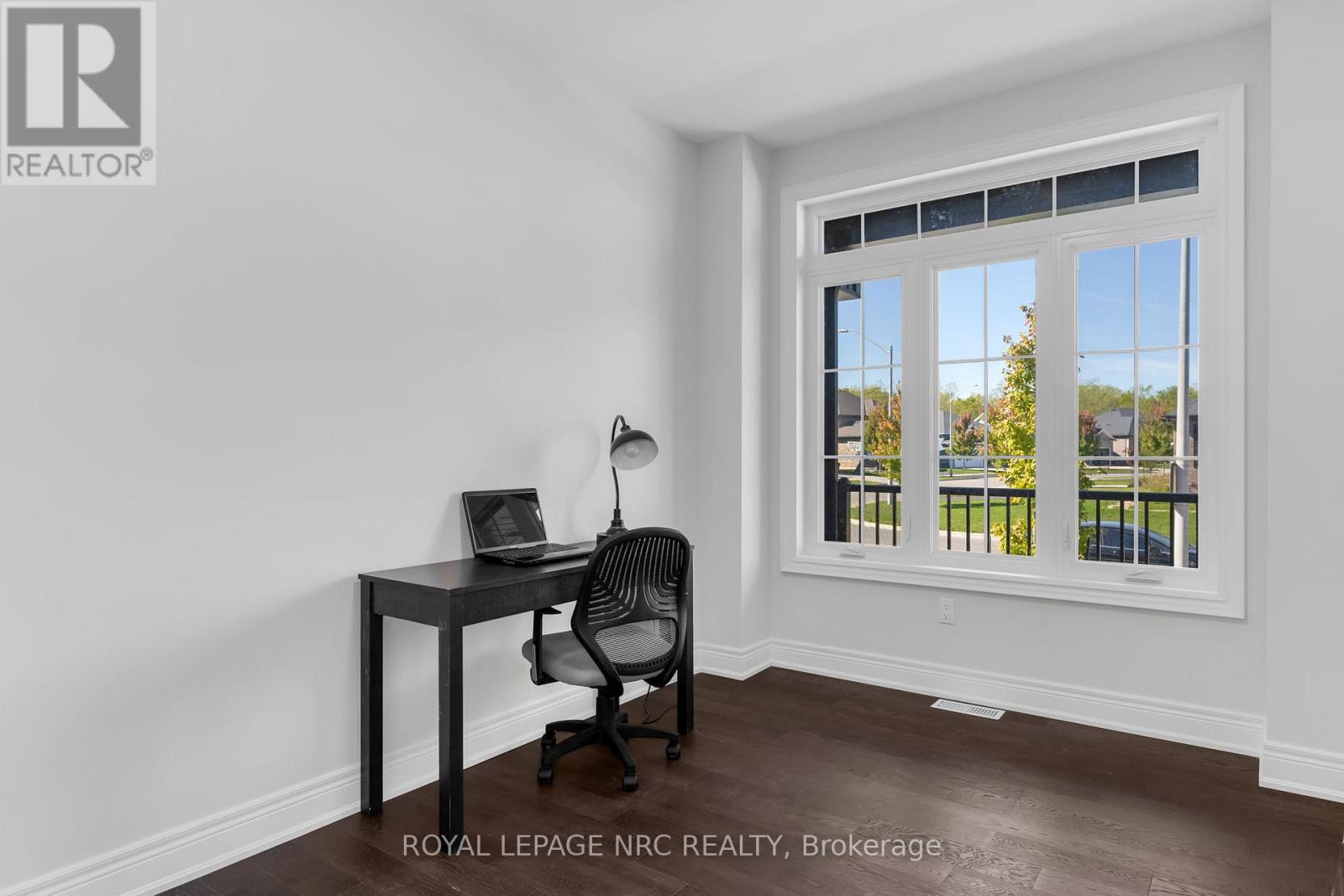 732 Clarence Street Property Photo 5