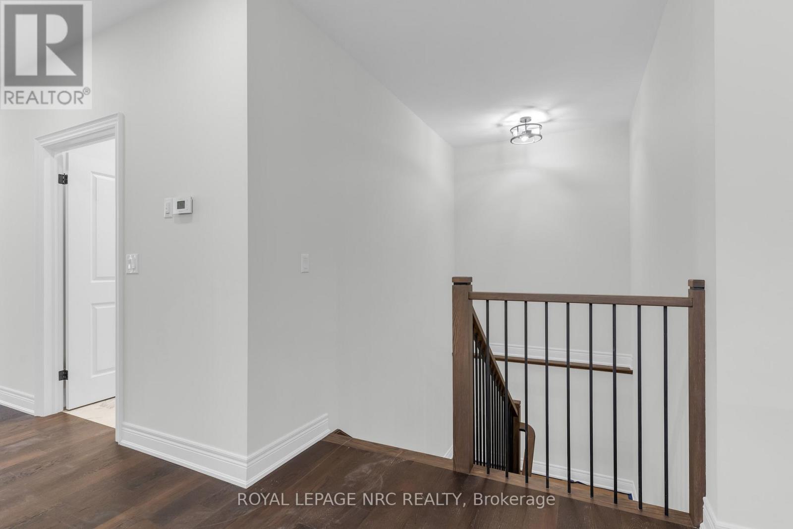 732 Clarence Street Property Photo 21
