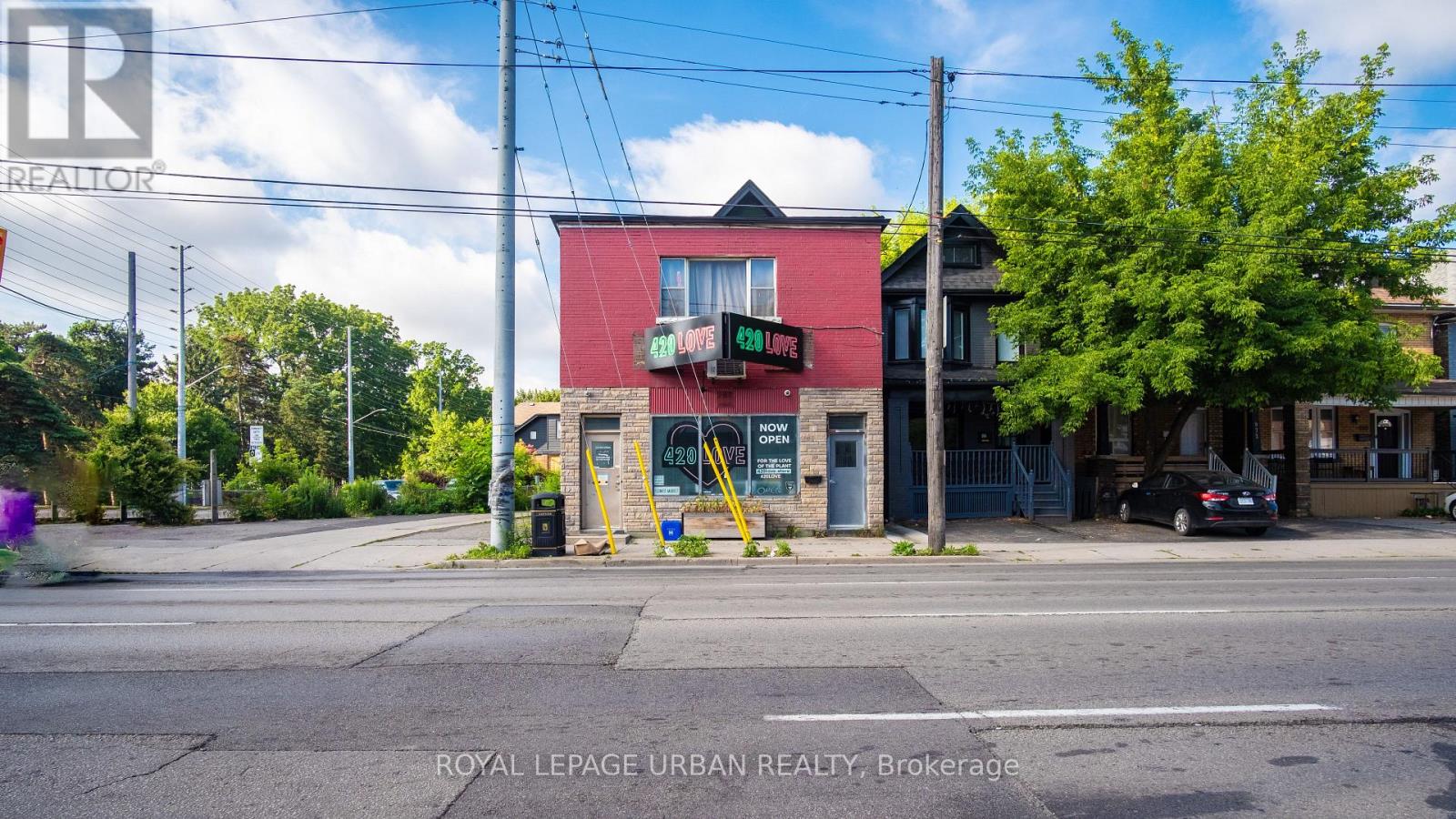 976 Main Street Property Photo 4
