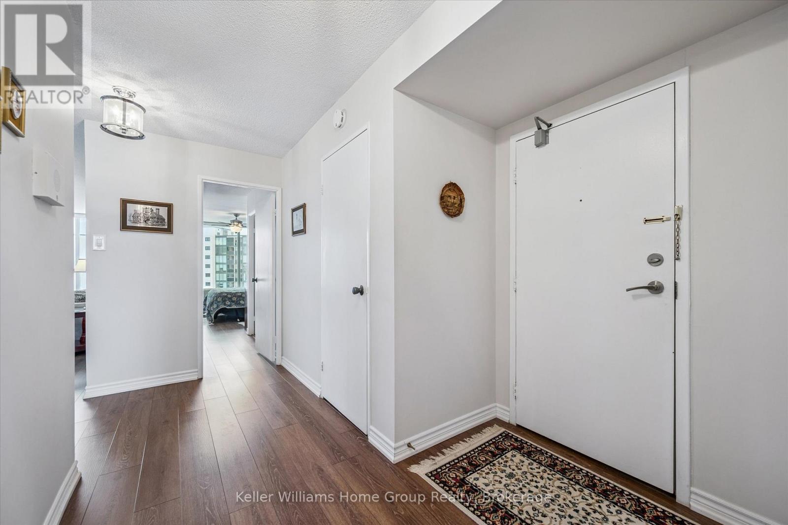 702 - 23 Woodlawn Road E Property Photo 8