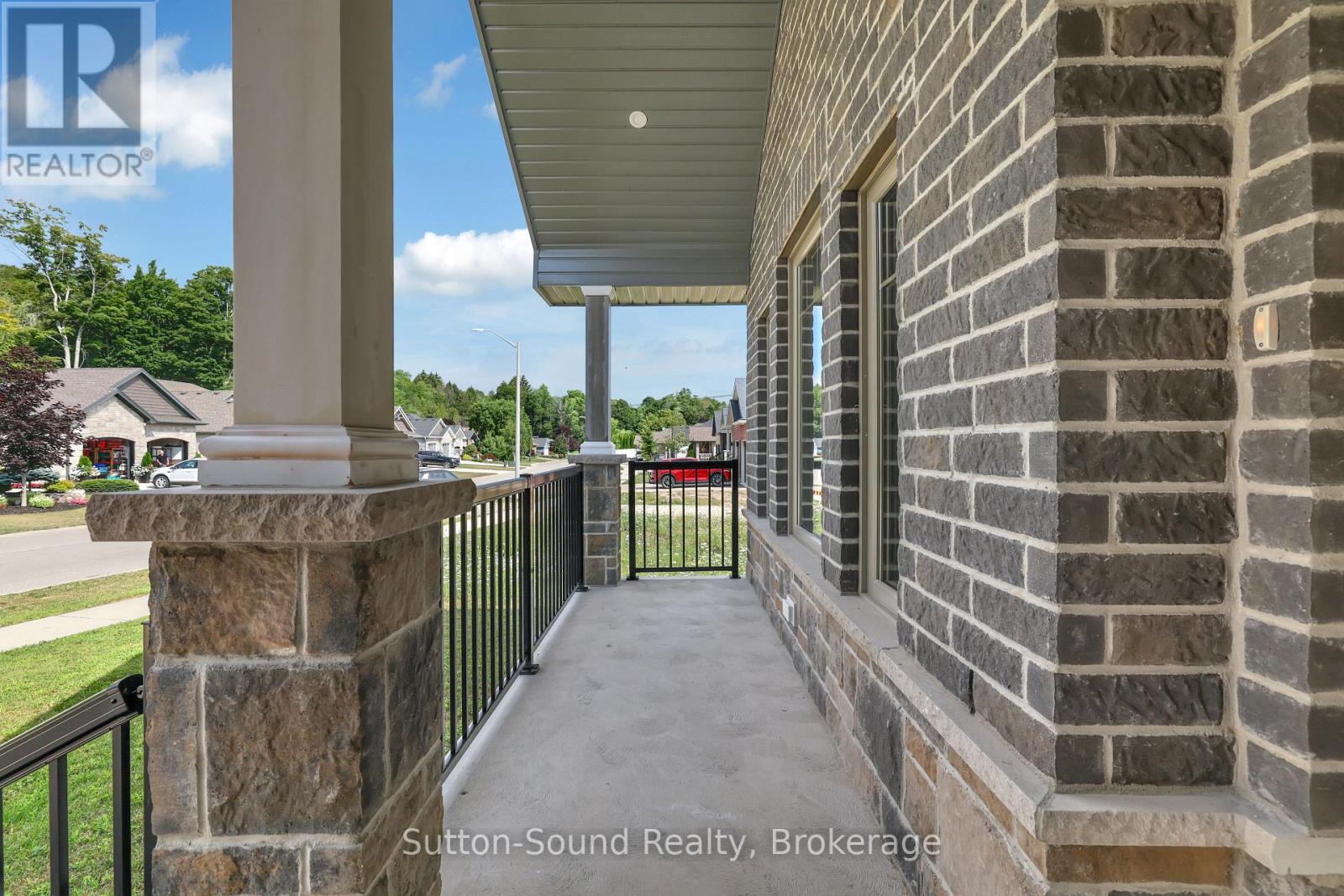 335 6th Avenue W Property Photo 6