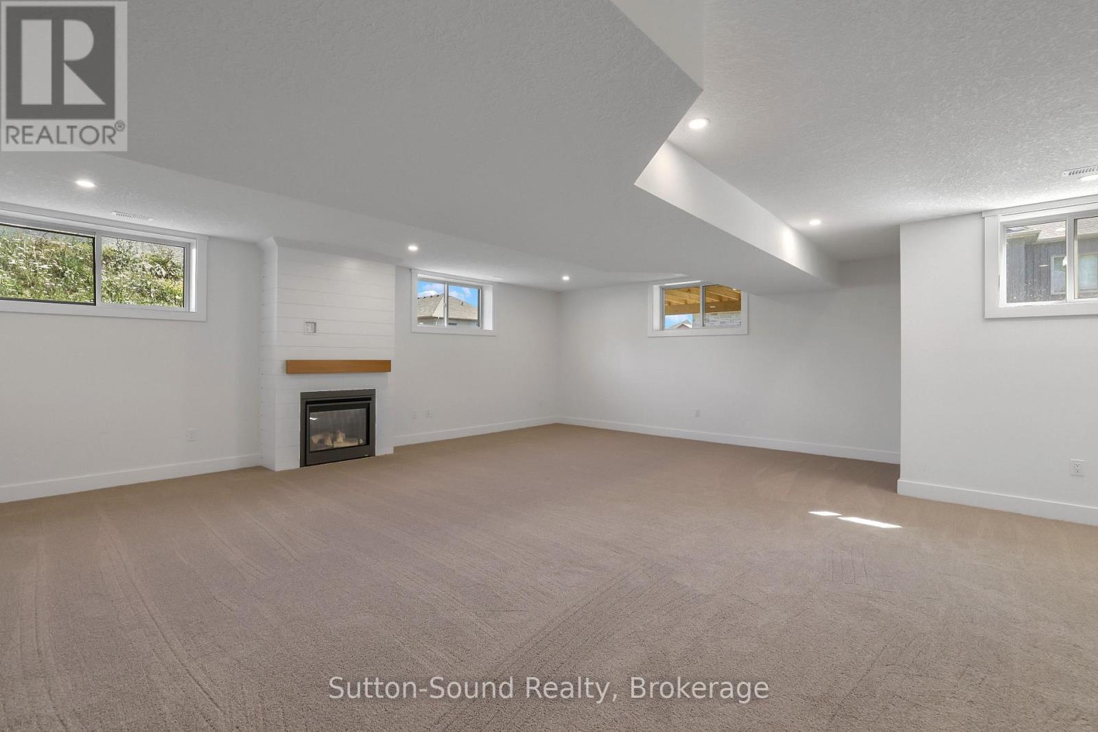 335 6th Avenue W Property Photo 24