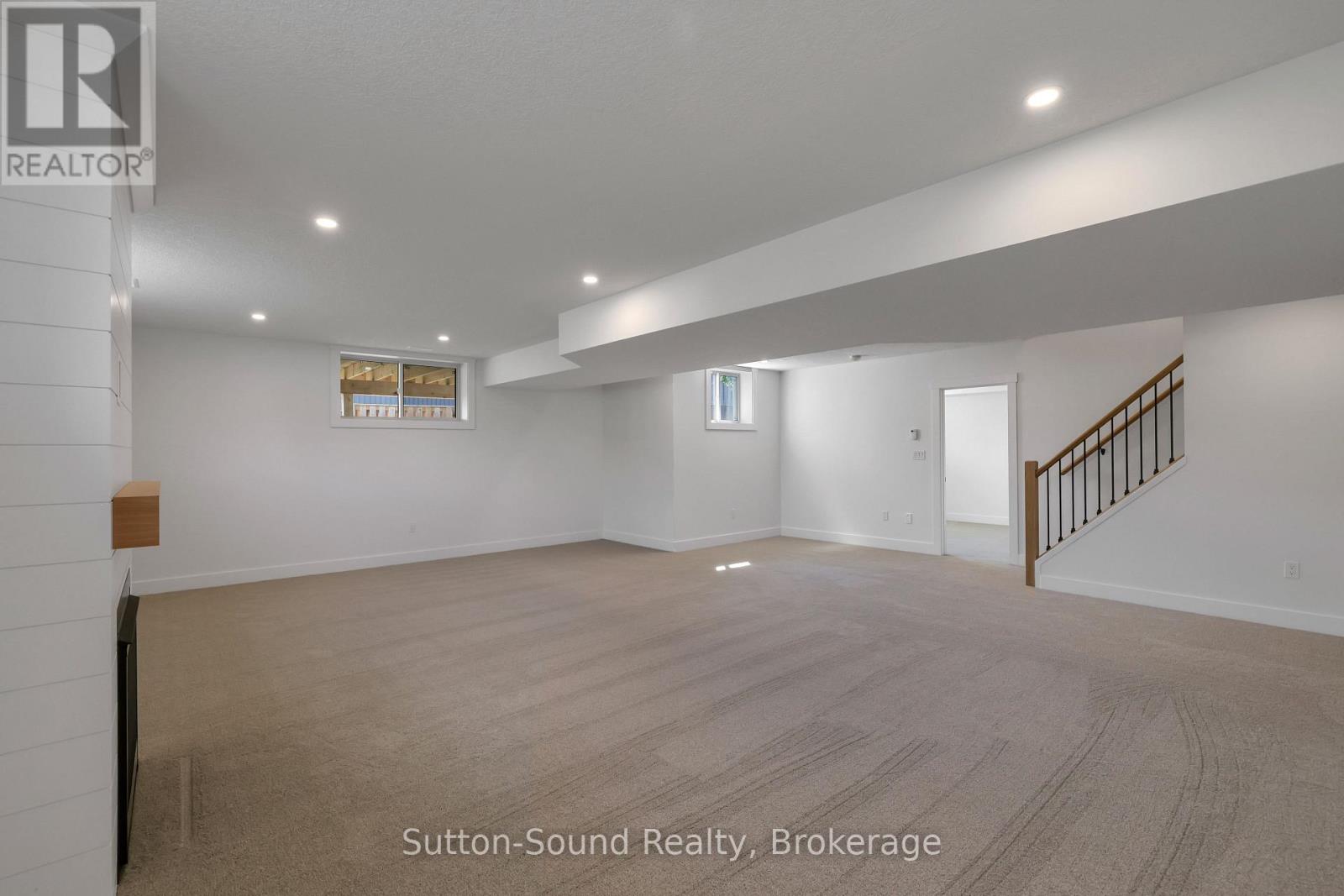 335 6th Avenue W Property Photo 27