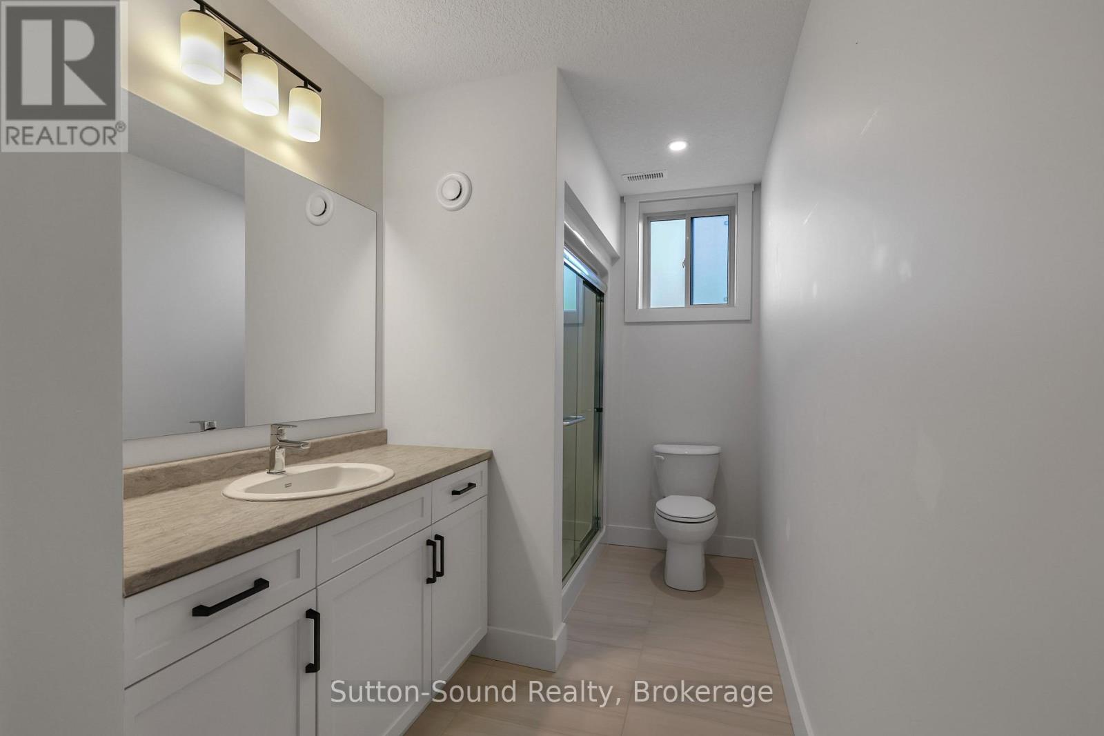 335 6th Avenue W Property Photo 30