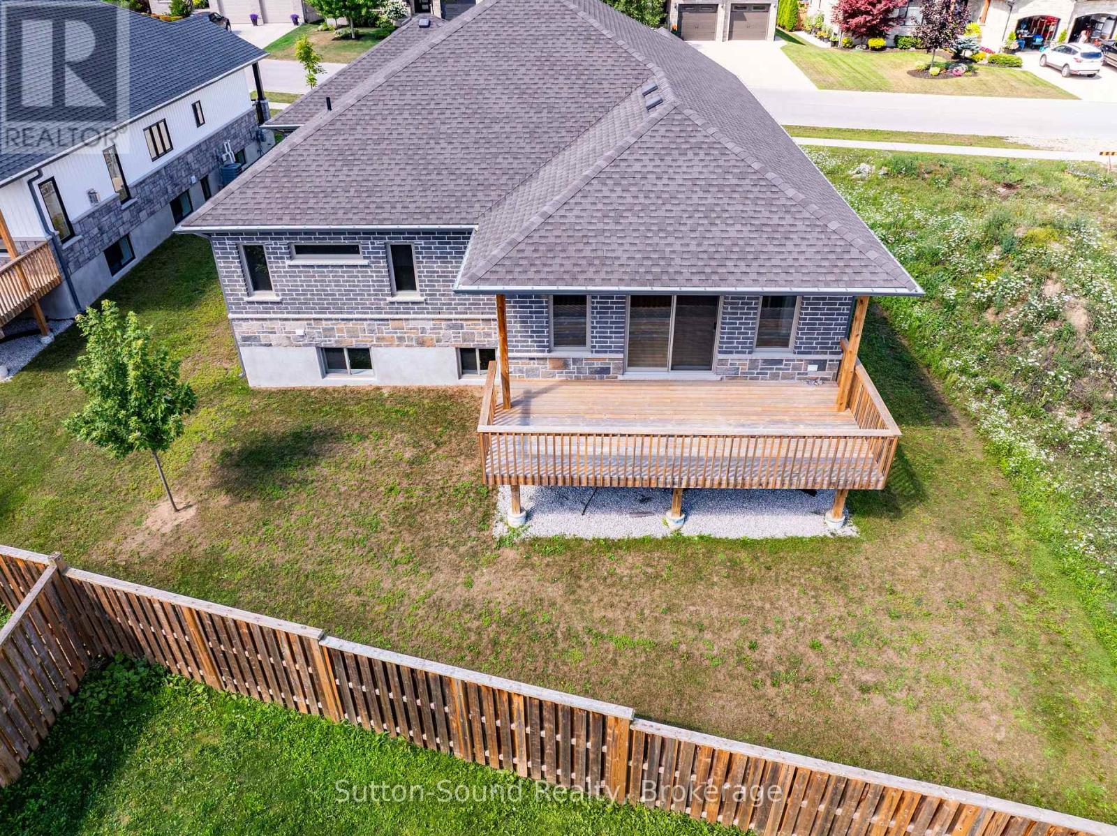 335 6th Avenue W Property Photo 37
