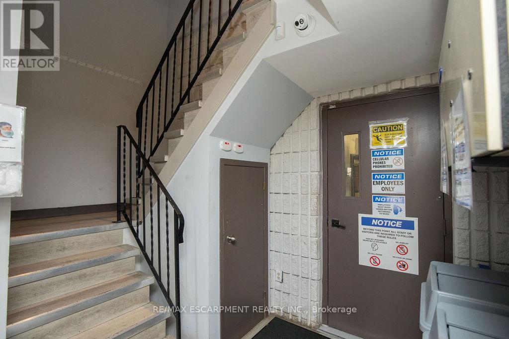 190 Hempstead Drive Property Photo 16