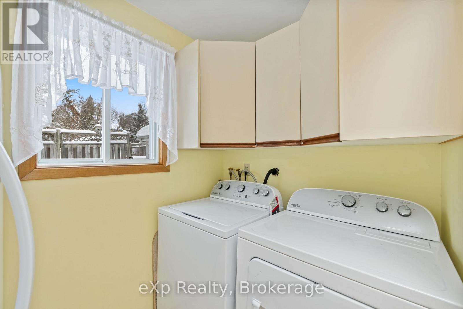 2 Henry Street Property Photo 7