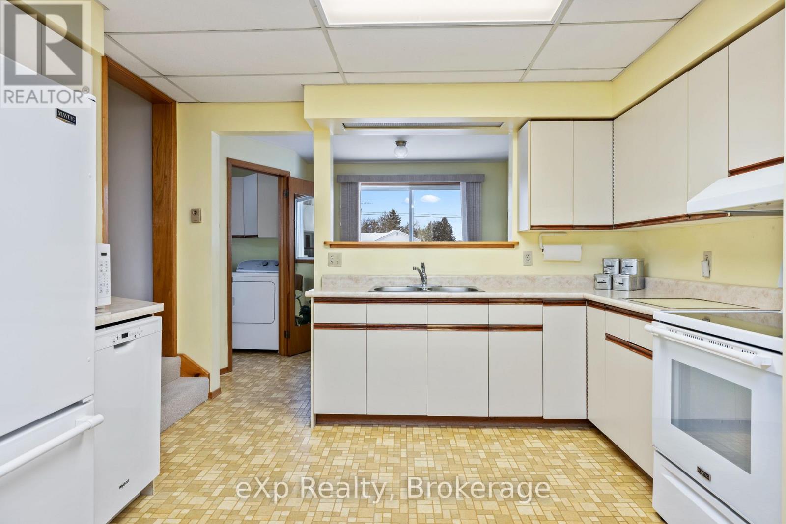 2 Henry Street Property Photo 9