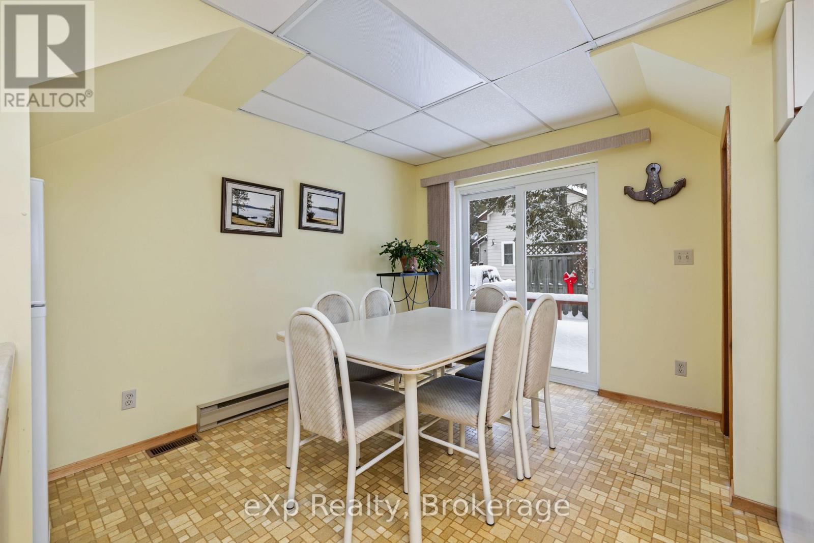 2 Henry Street Property Photo 10