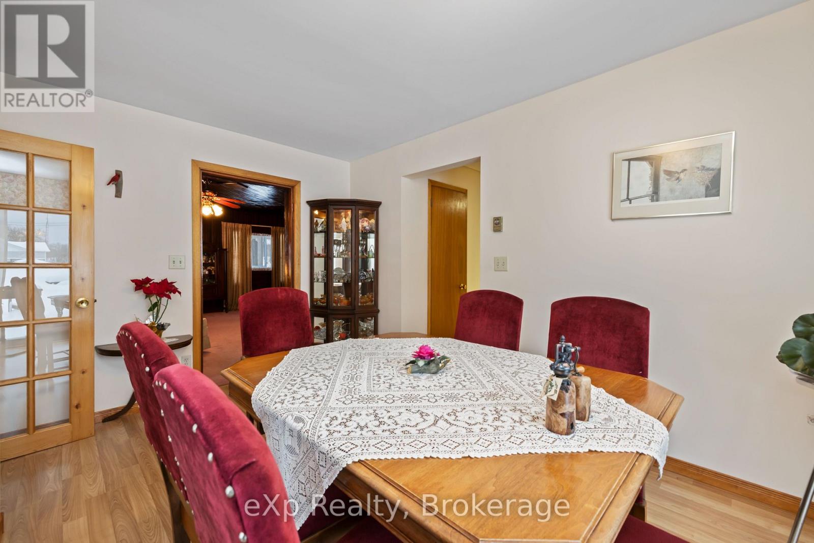 2 Henry Street Property Photo 16