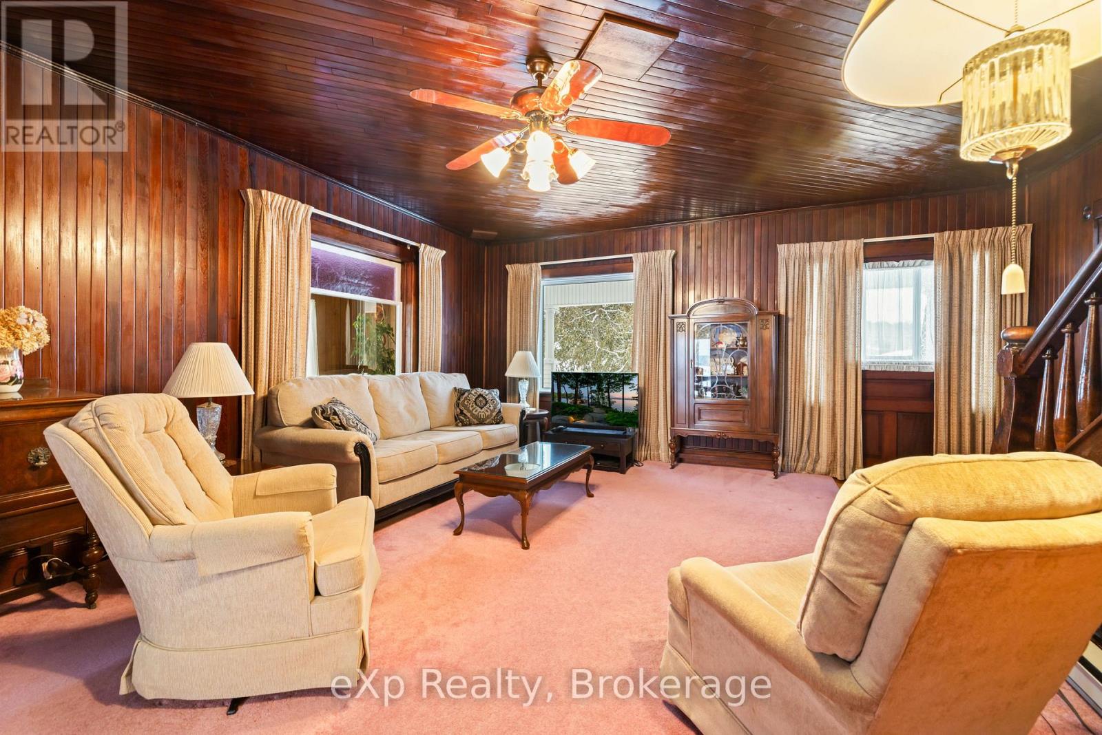 2 Henry Street Property Photo 18