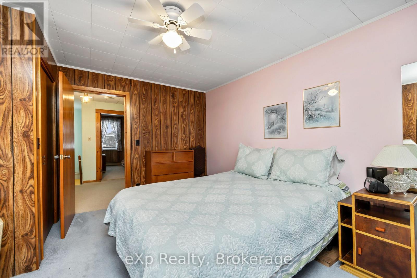 2 Henry Street Property Photo 23