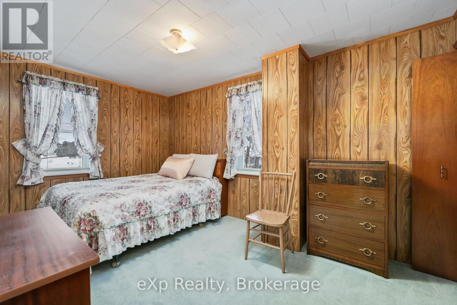 2 Henry Street Property Photo 29