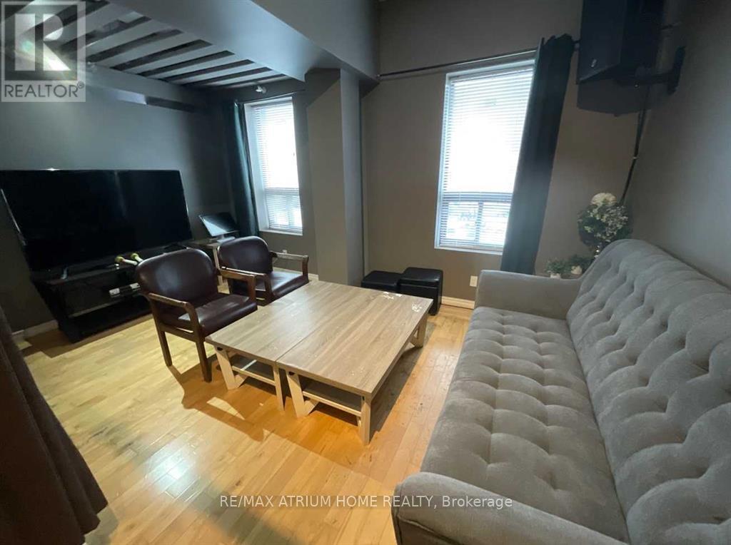 71 Main Street E Property Photo 16