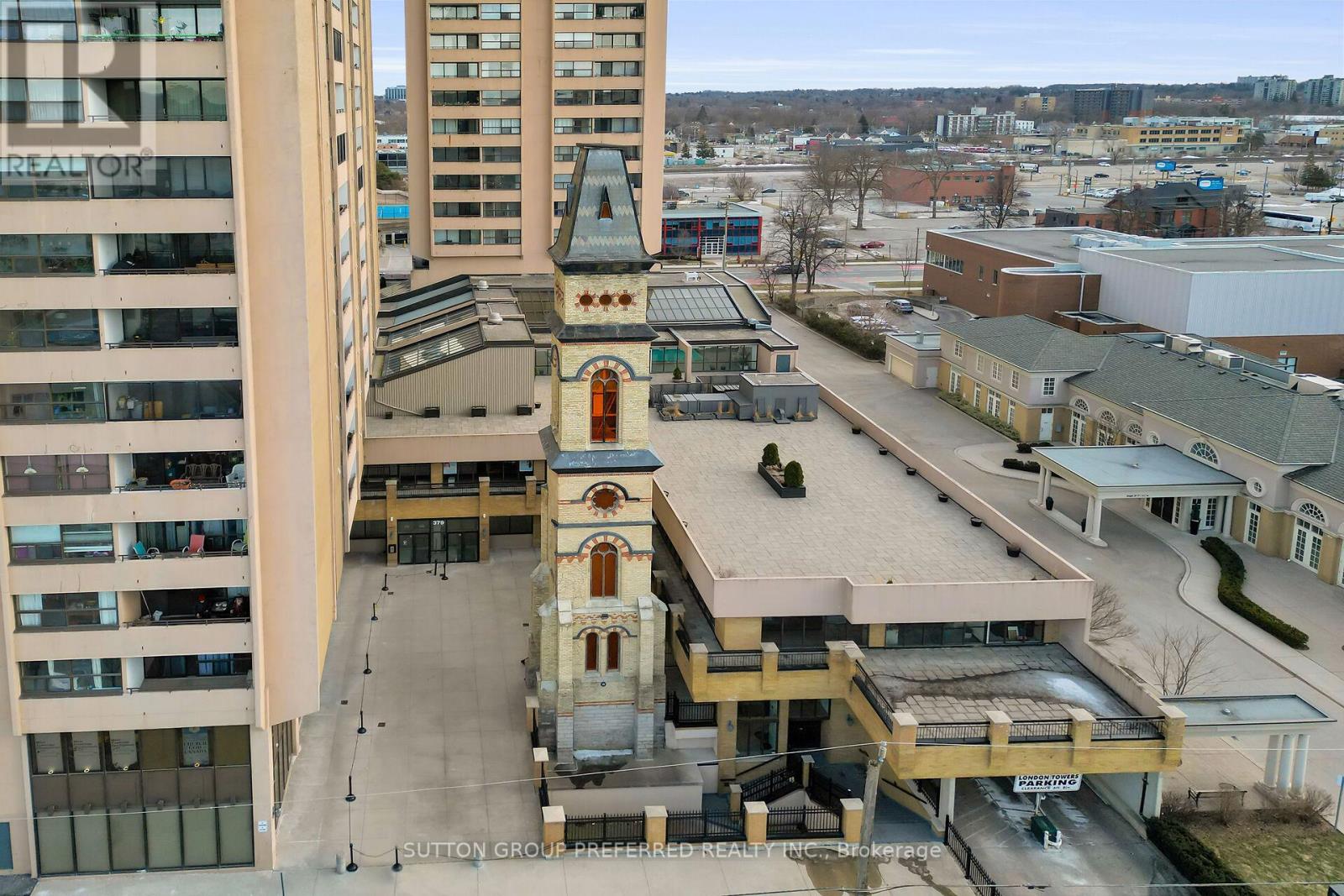 118-119 - 379 Dundas Street Property Photo 1