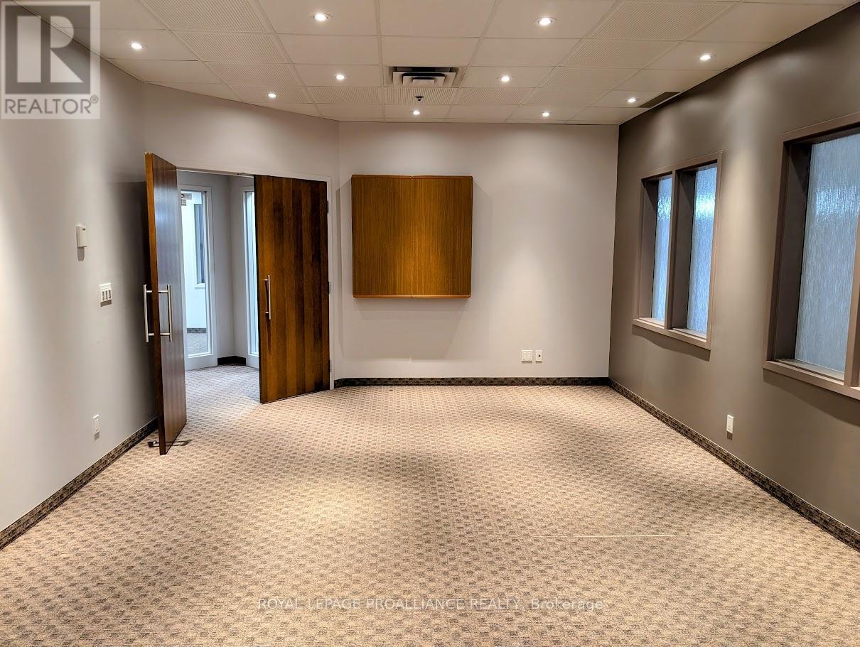 1b - 165 Sherbrooke Street Property Photo 4