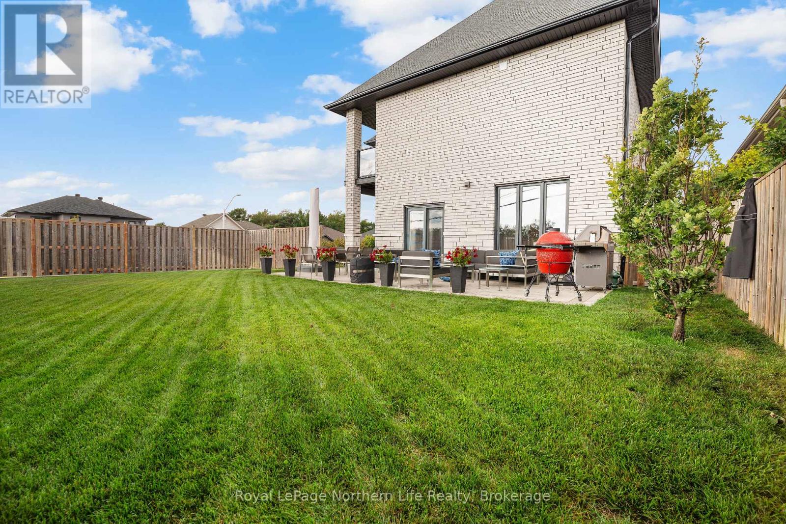 5 Zephyr Heights Property Photo 45