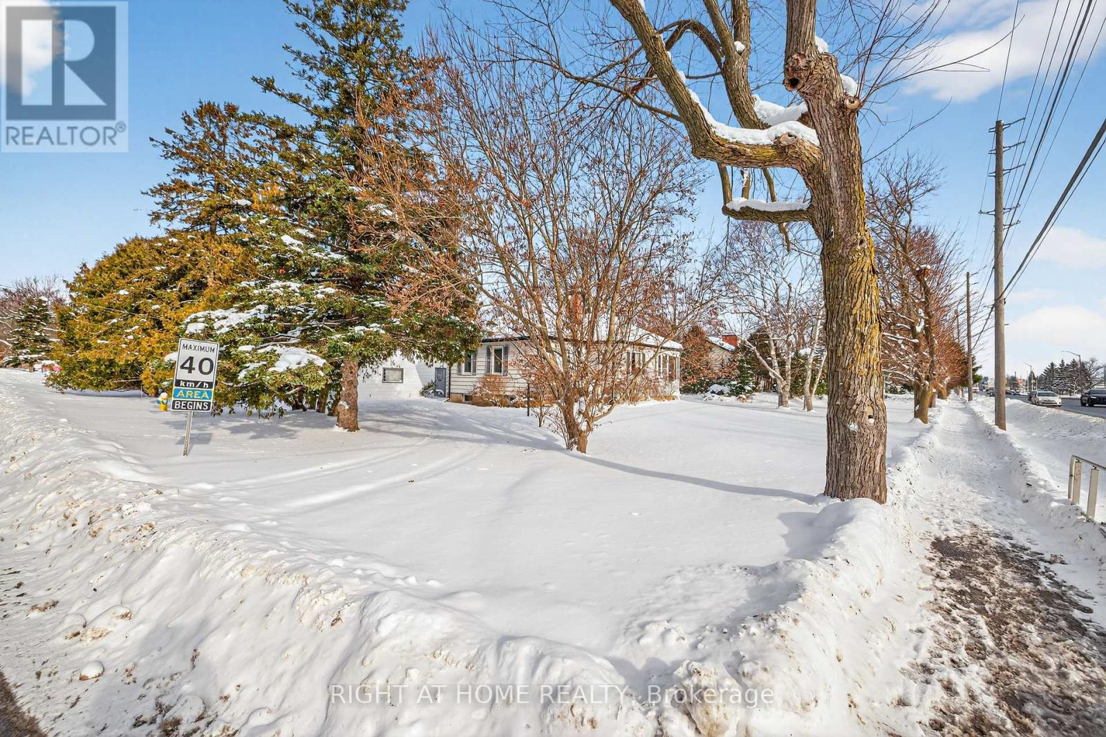 566 Southdale Road E Property Photo 23