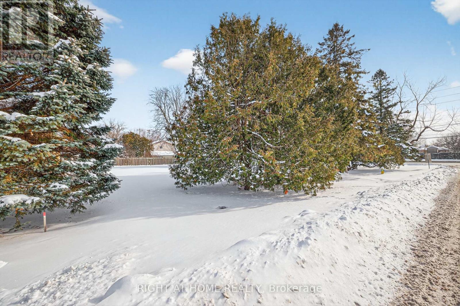 566 Southdale Road E Property Photo 24