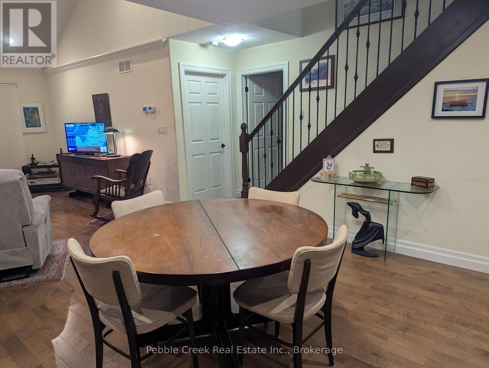 16 - 27 Fairhaven Lane Property Photo 7