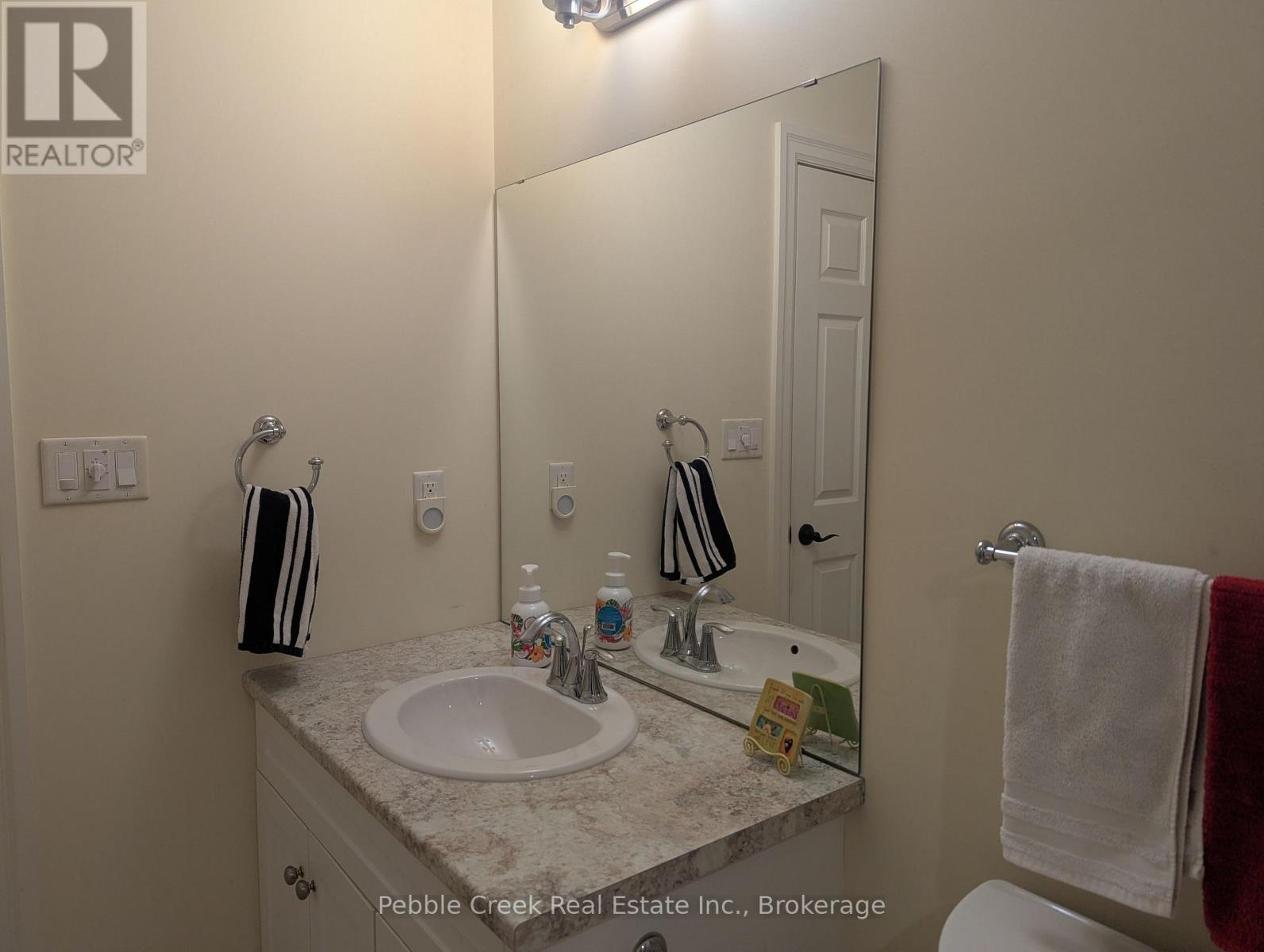 16 - 27 Fairhaven Lane Property Photo 15