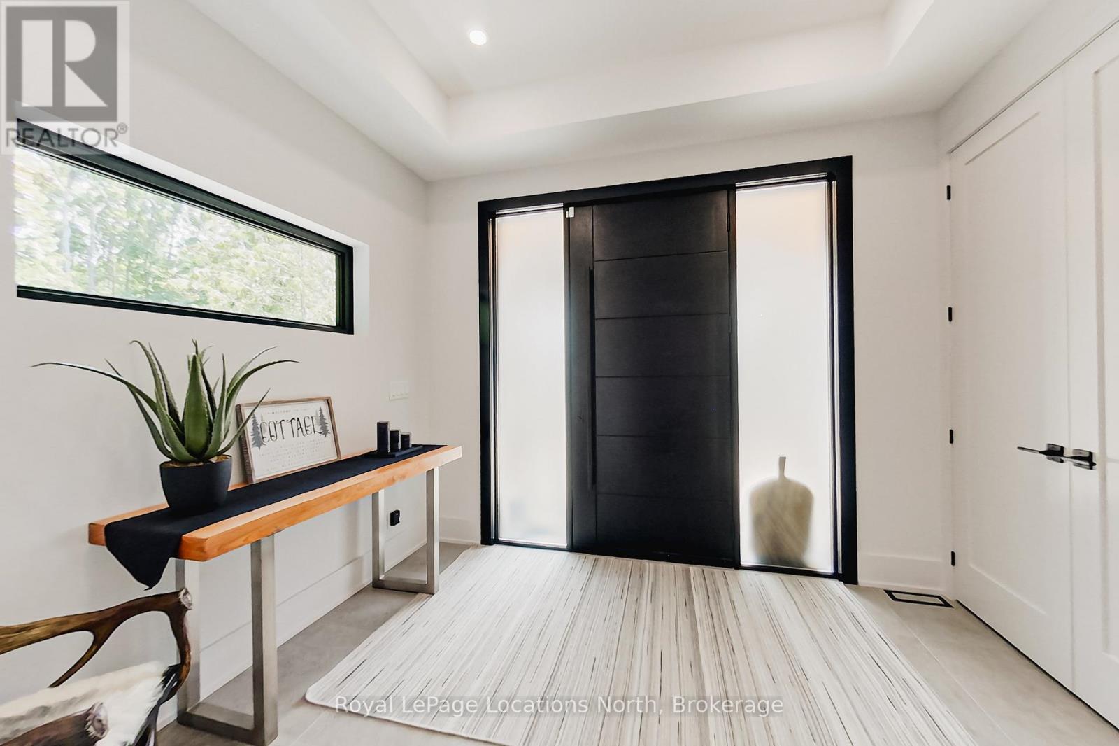 74 Arthur Street E Property Photo 3