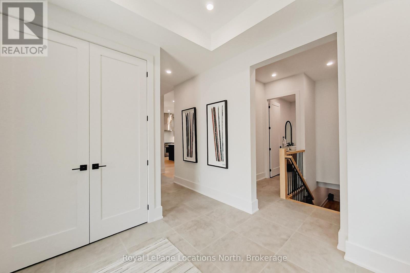 74 Arthur Street E Property Photo 4