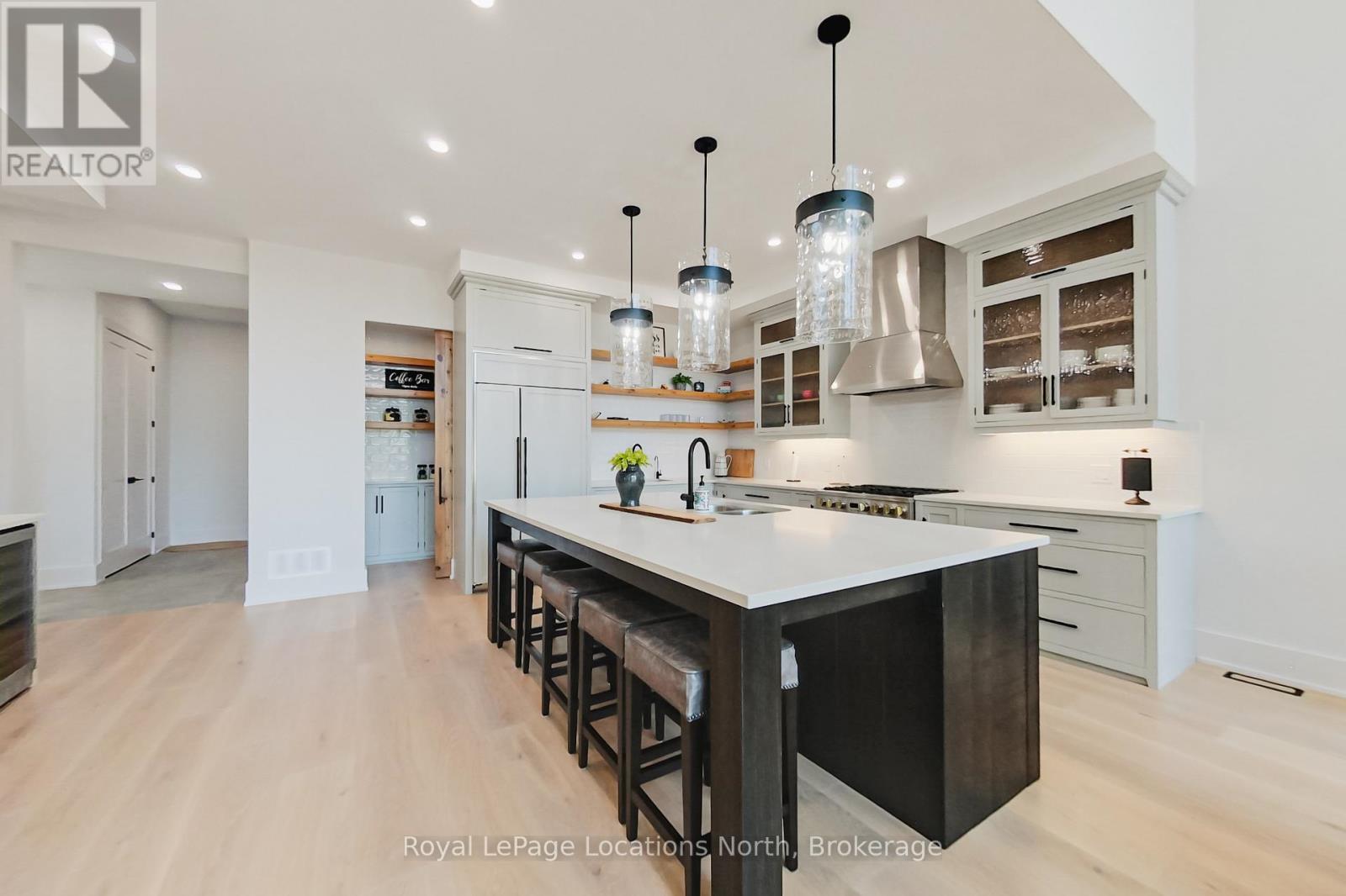 74 Arthur Street E Property Photo 12