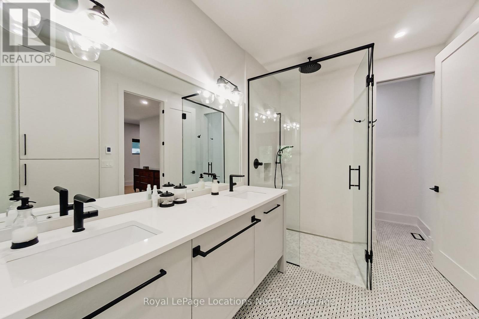 74 Arthur Street E Property Photo 19