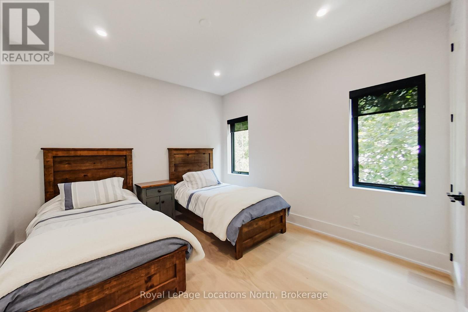 74 Arthur Street E Property Photo 23