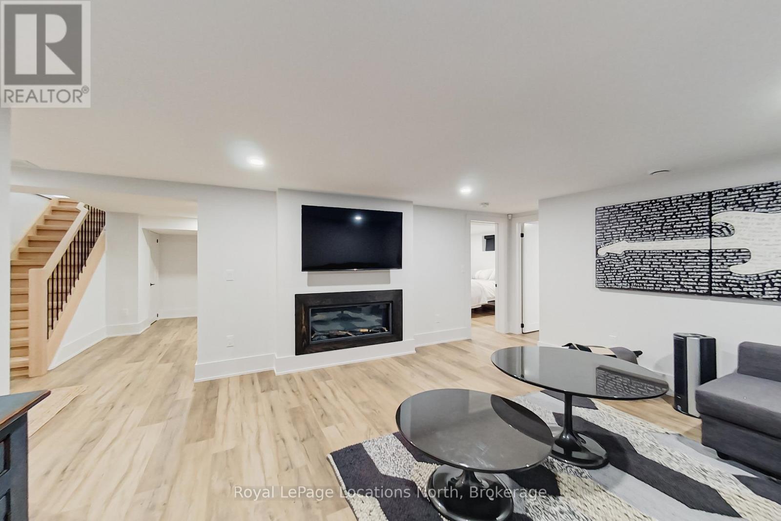 74 Arthur Street E Property Photo 27