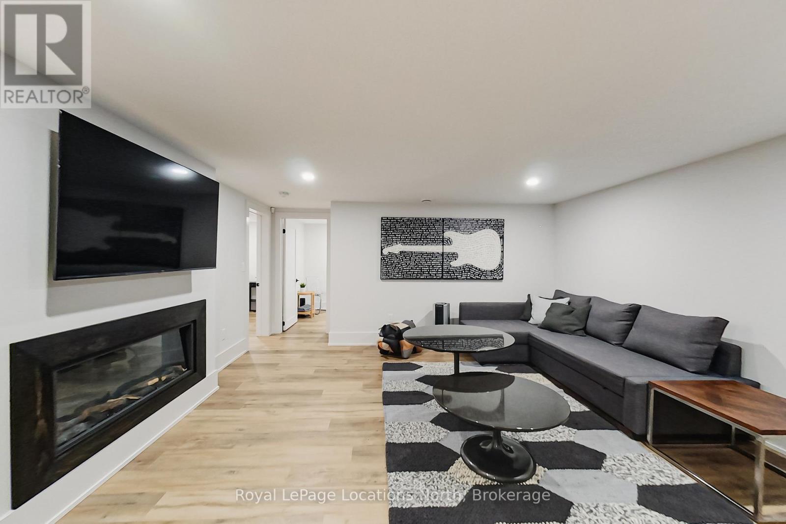74 Arthur Street E Property Photo 28