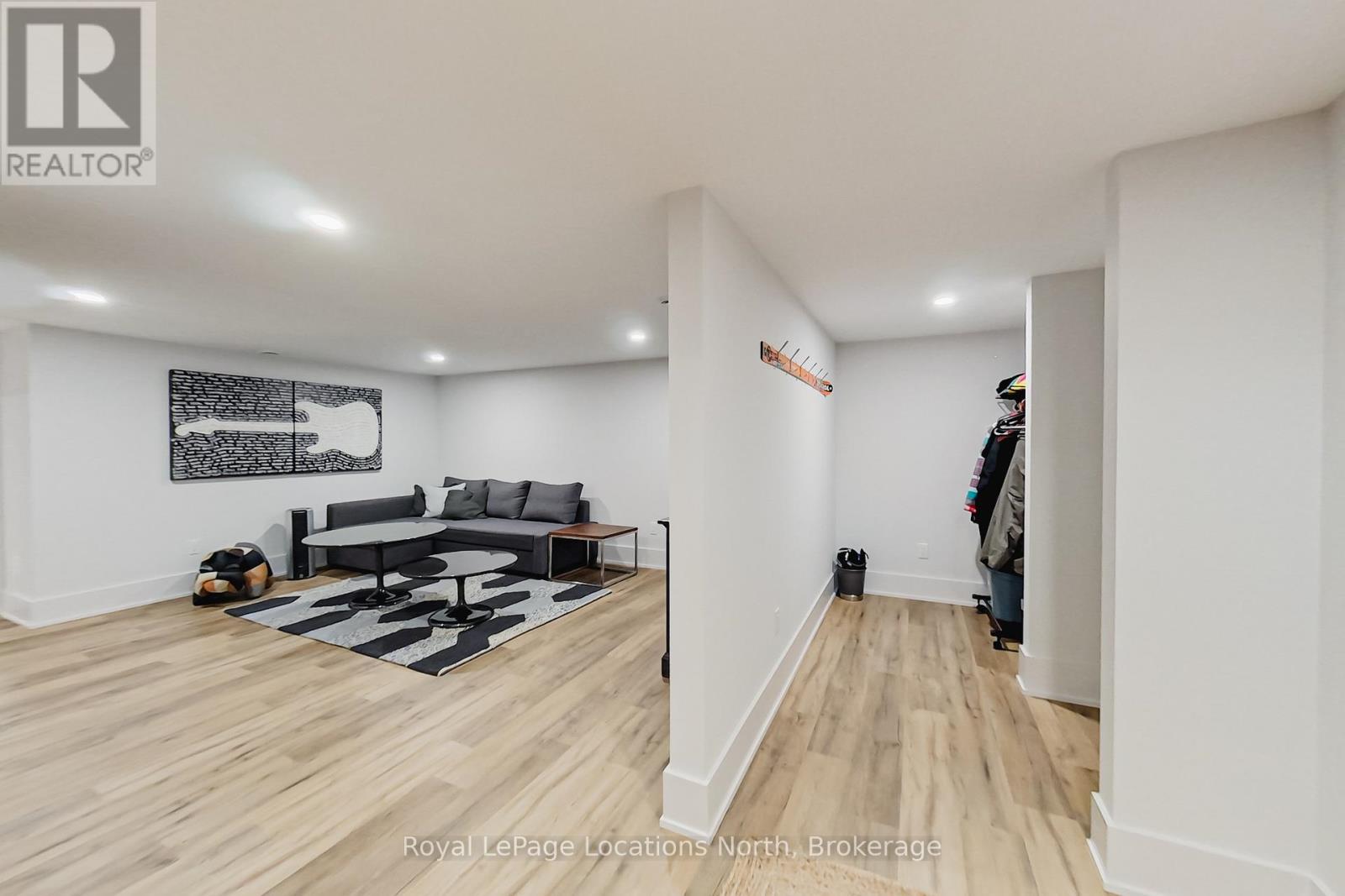 74 Arthur Street E Property Photo 31