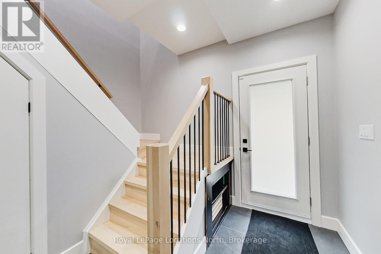 74 Arthur Street E Property Photo 35