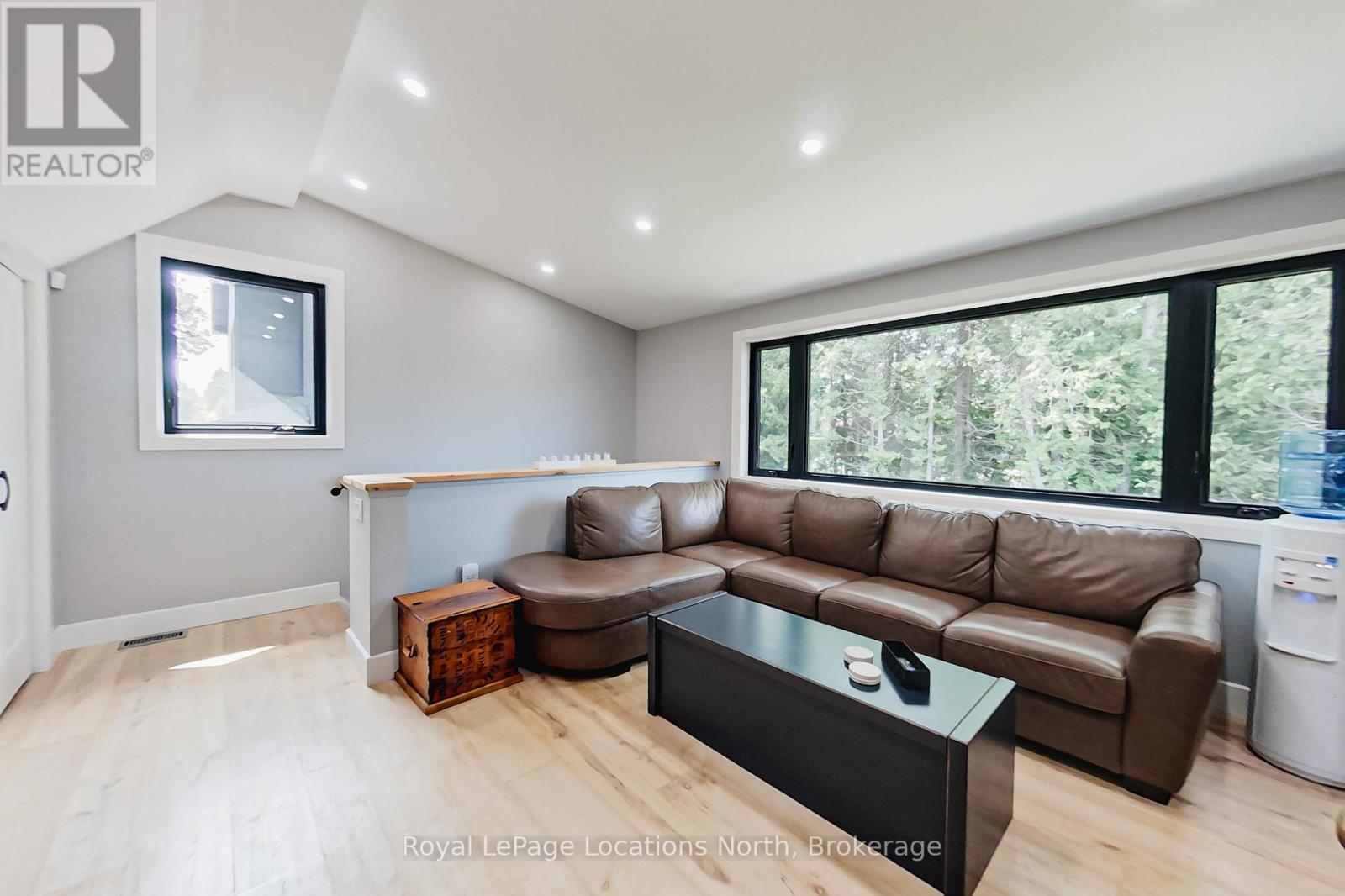 74 Arthur Street E Property Photo 38