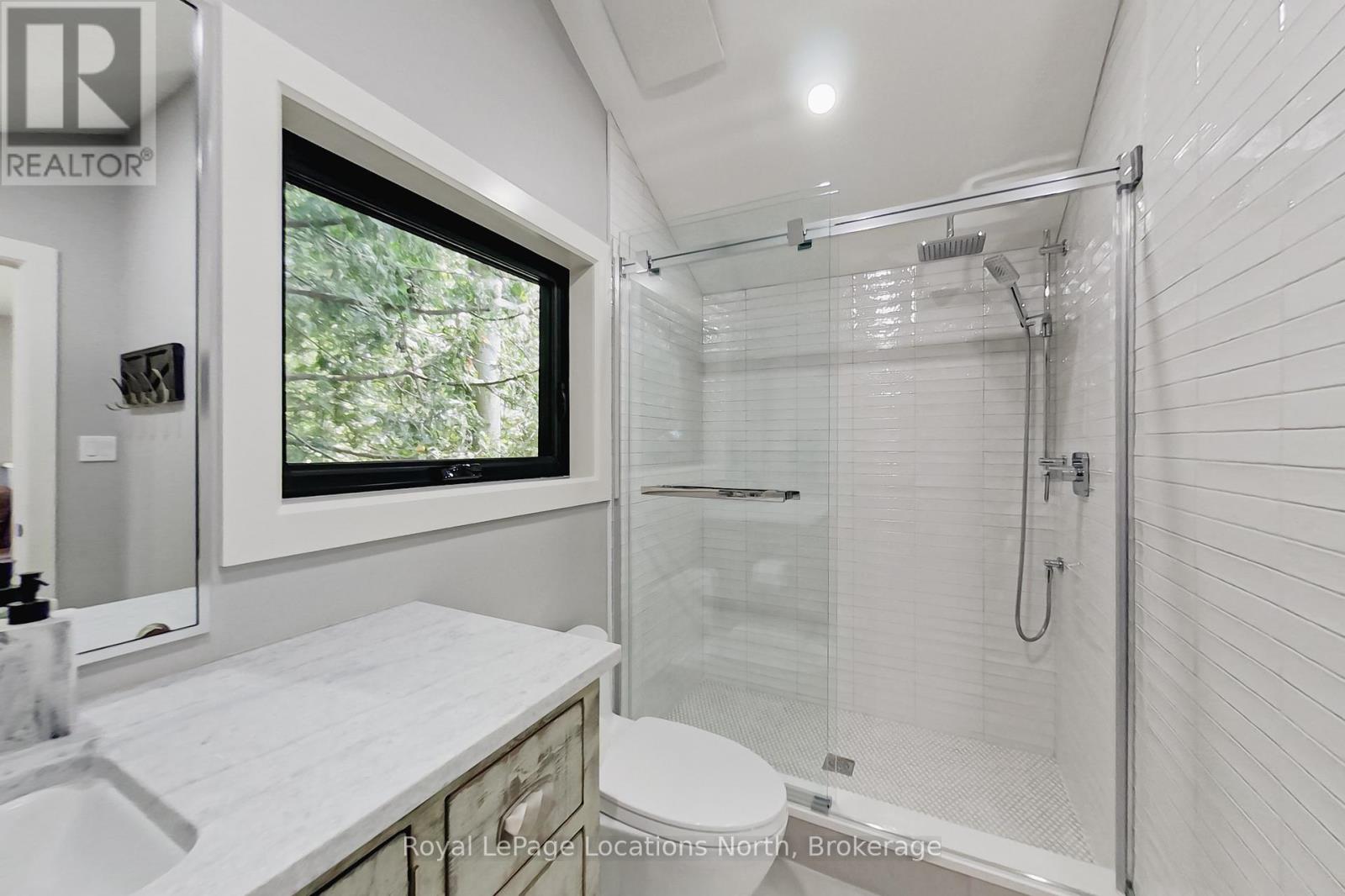 74 Arthur Street E Property Photo 43