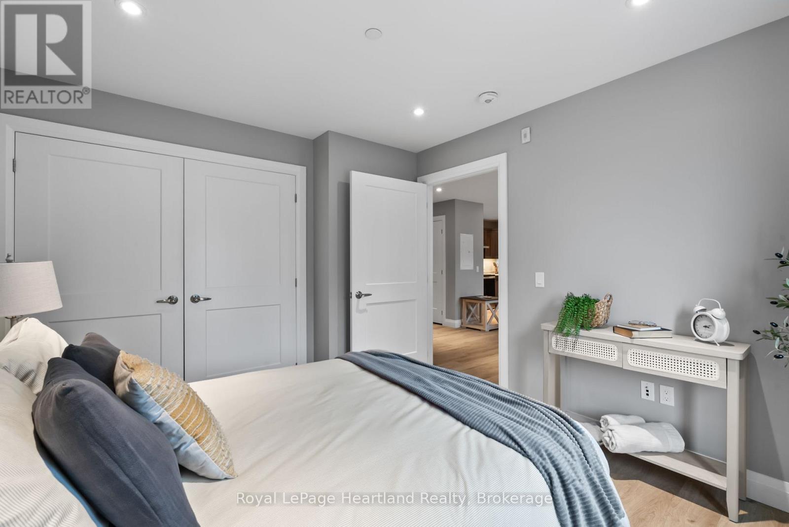 214 - 187 Victoria Street W Property Photo 12
