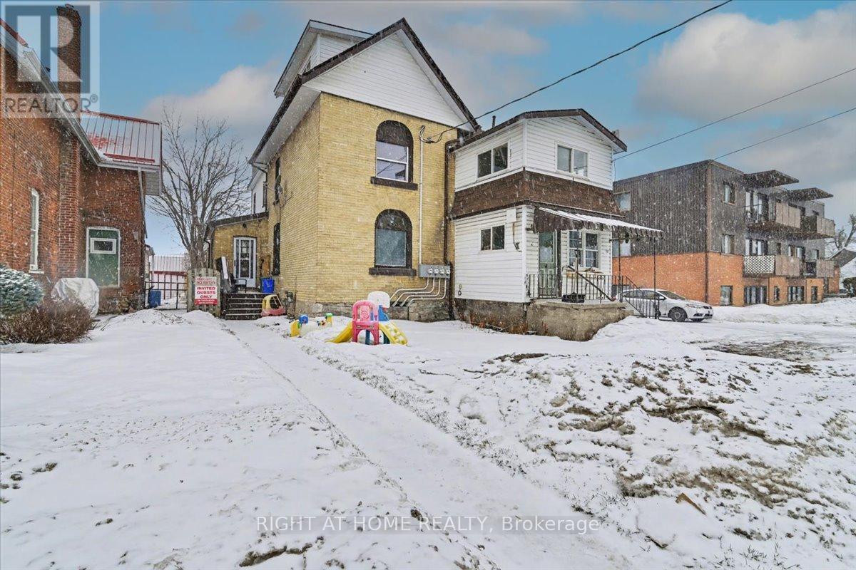 157 Lindsay Street S Property Photo 4
