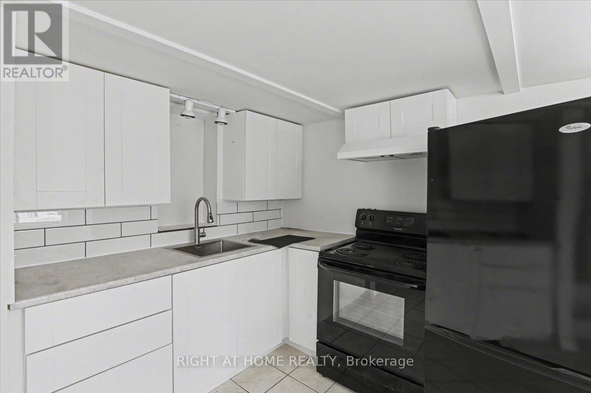 157 Lindsay Street S Property Photo 21