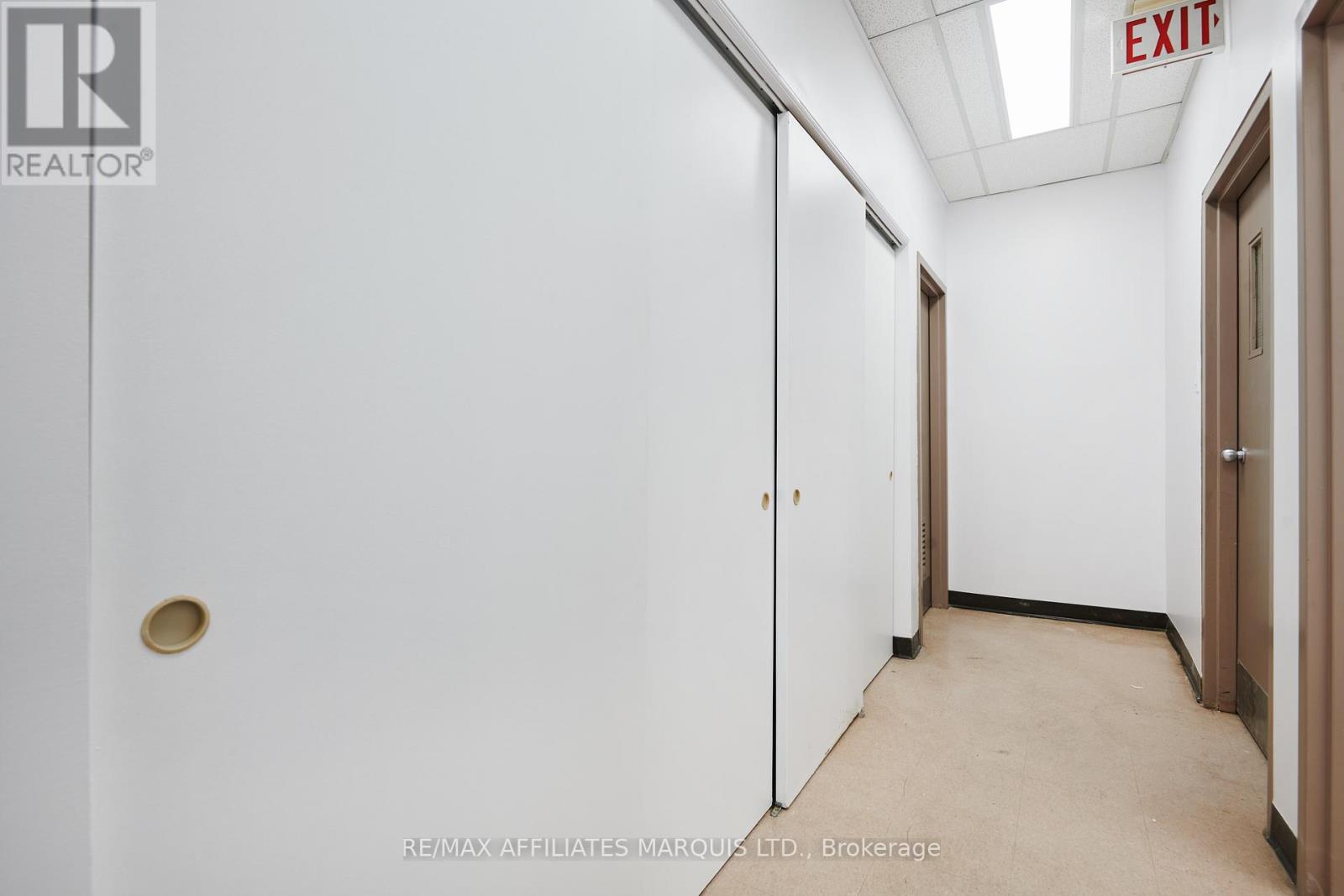 Office Unit 8 - 41 Second Street W Property Photo 4