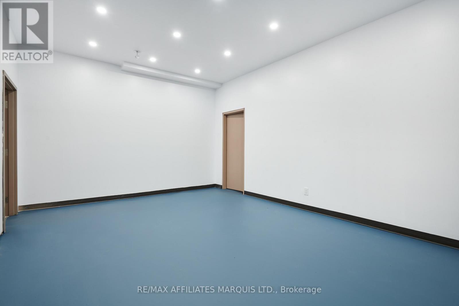 Office Unit 8 - 41 Second Street W Property Photo 29