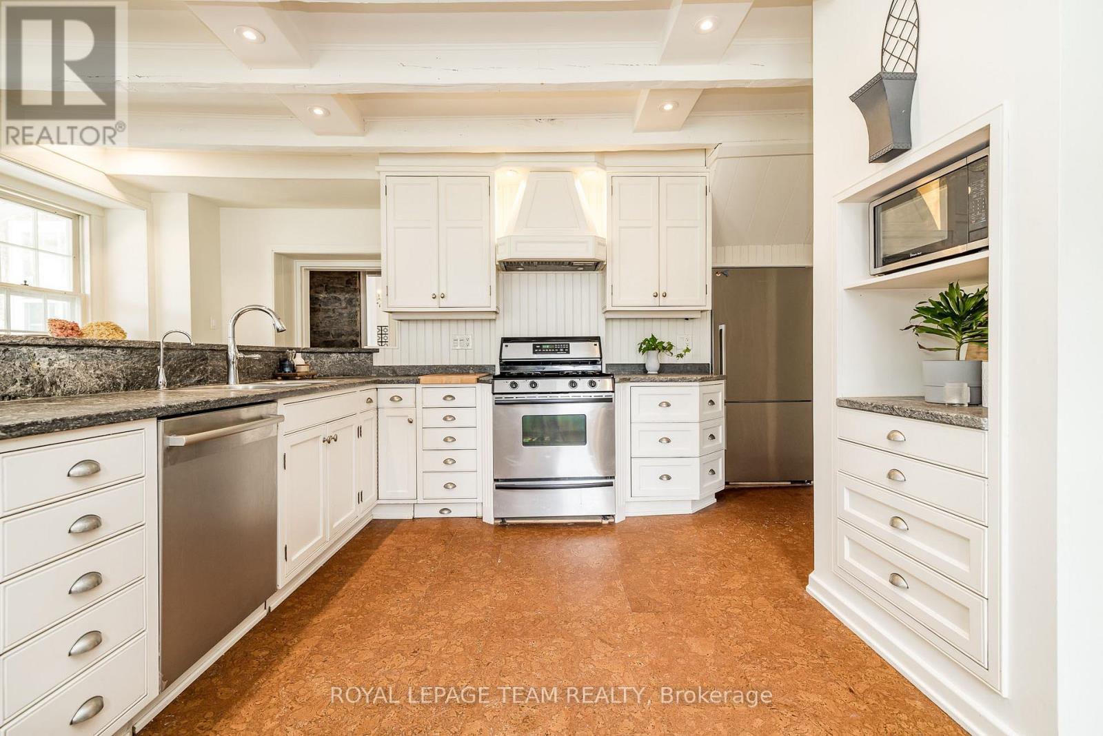 492 River Road Property Photo 14