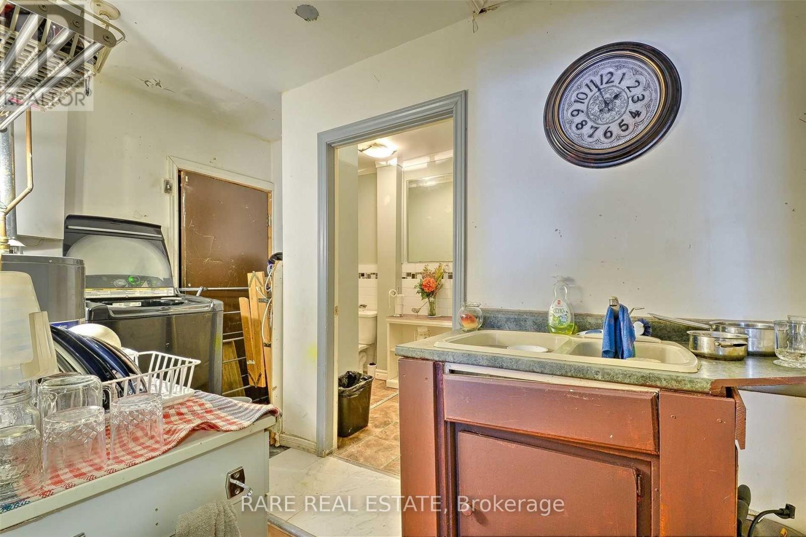 280 Park Street Property Photo 6