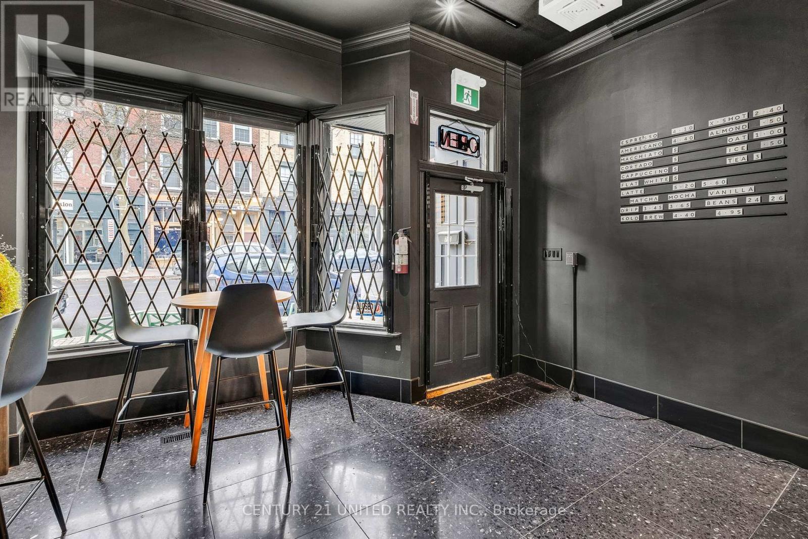 D - 79 King Street W Property Photo 9