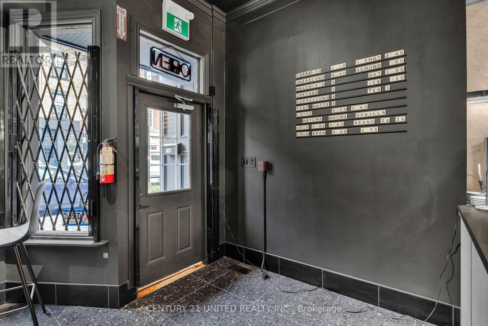 D - 79 King Street W Property Photo 15