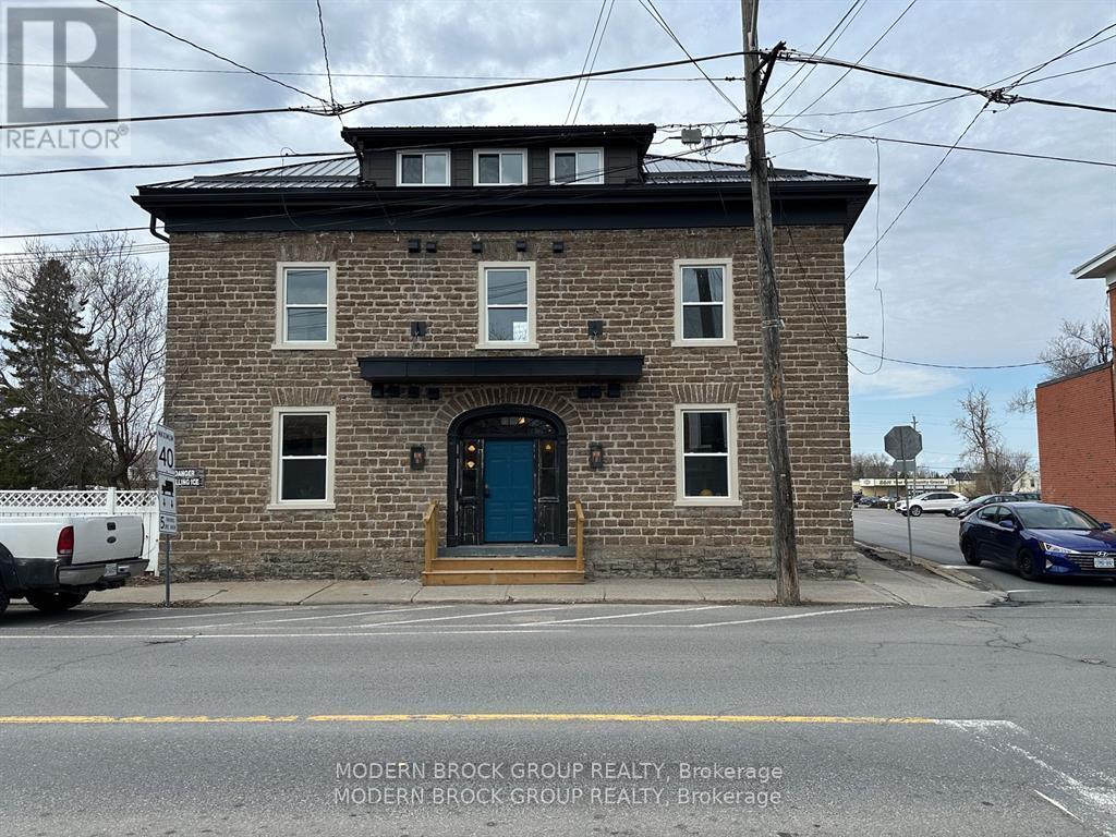 102 - 5 Clothier Street W Property Photo 1