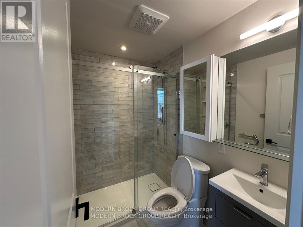 102 - 5 Clothier Street W Property Photo 4