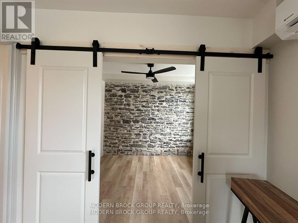 102 - 5 Clothier Street W Property Photo 5