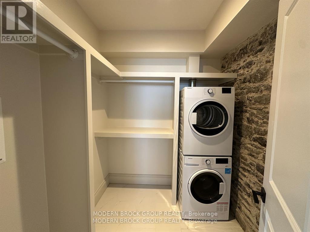 102 - 5 Clothier Street W Property Photo 7