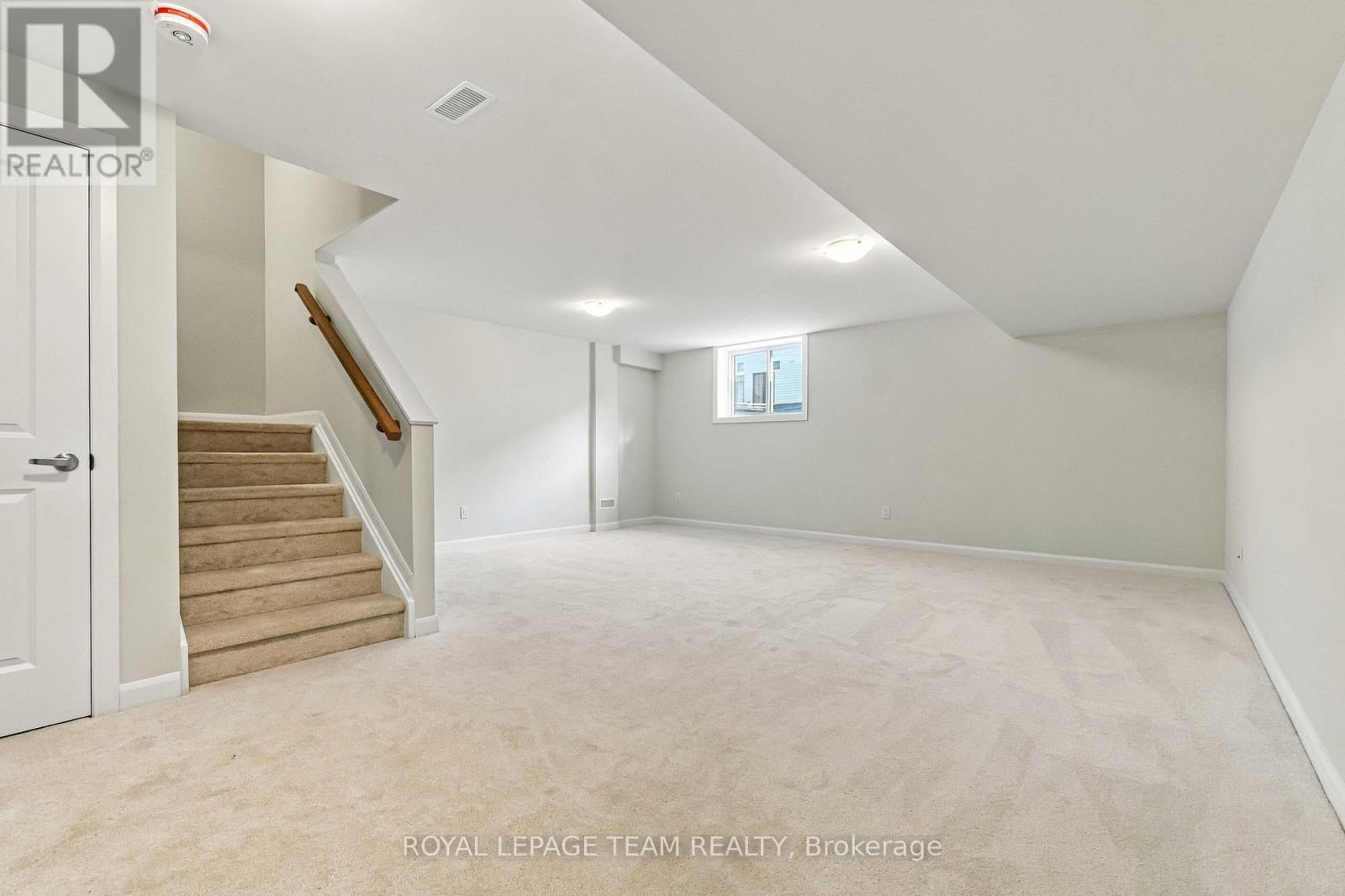 845 Fairline Row Property Photo 31